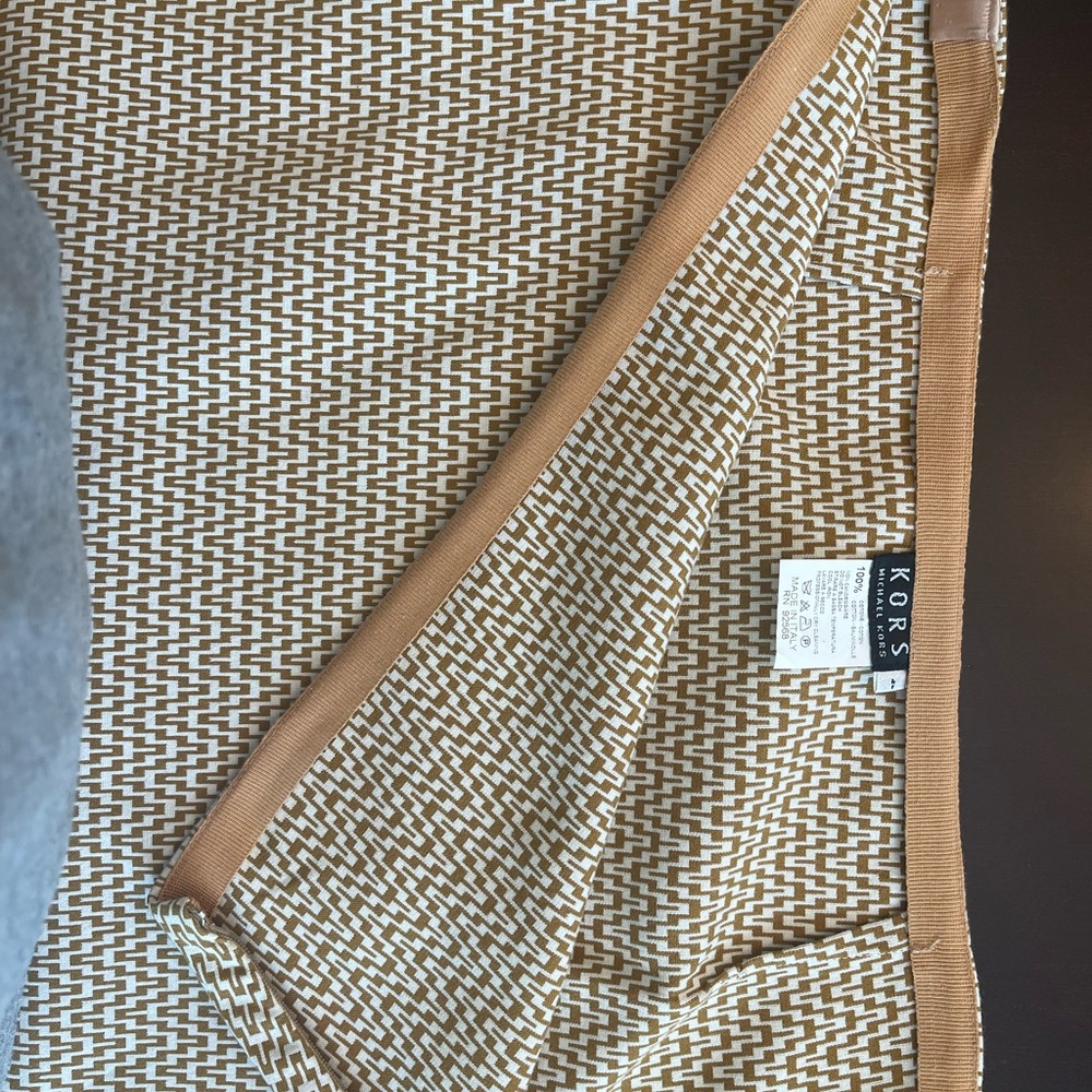 Michael Kors Tan and White A-Line Skirt - Size 4 - Picture 9 of 11